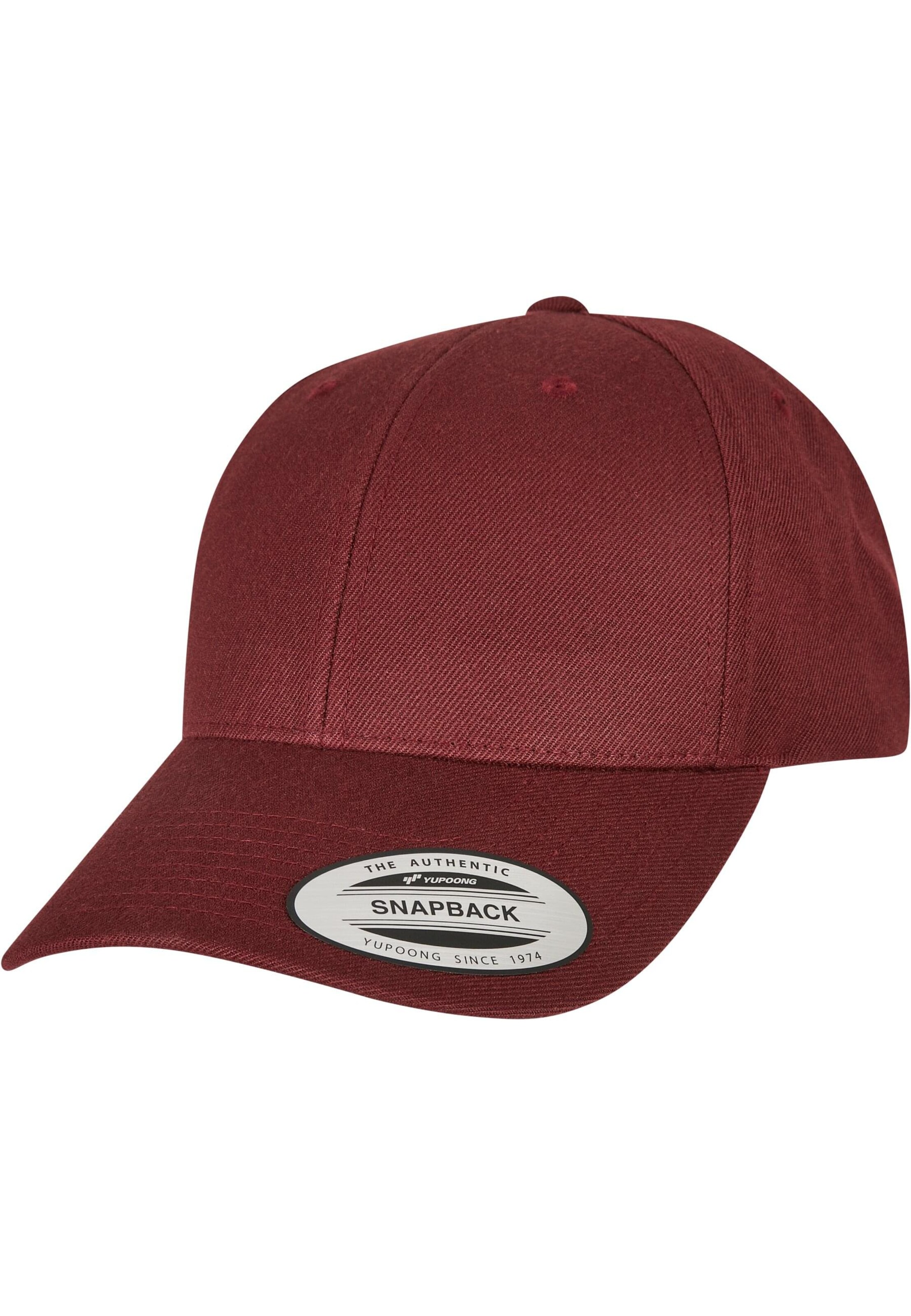 Flexfit Cap in Red: front