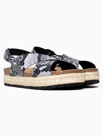 Bayton - Sandalias con hebilla 'Leida' en negro
