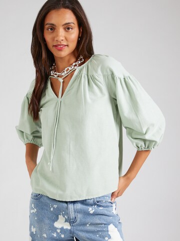 VILA Blouse in Green: front