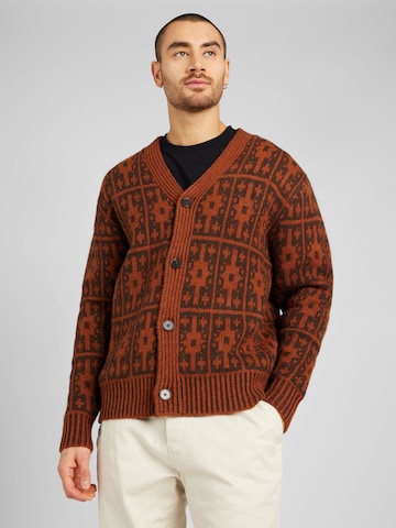 Les Deux Cardigan 'Ezra' i brun: forside