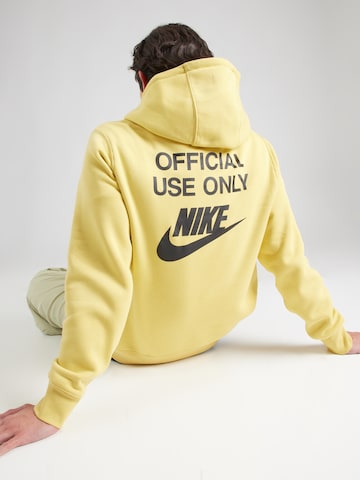 Nike Sportswear Sweatshirt 'CLUB' i gul