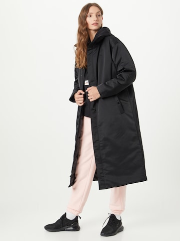 Nike Sportswear Between-seasons coat in Black