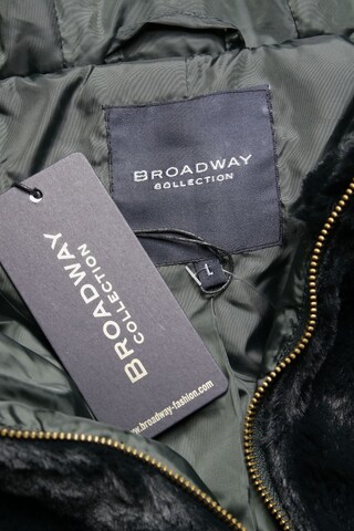 BROADWAY NYC FASHION Jacket & Coat in L in Black