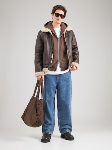 Hanorac de la Abercrombie & Fitch pe maro