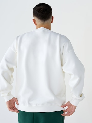Sweat-shirt 'Luis' ABOUT YOU x Dardan en blanc