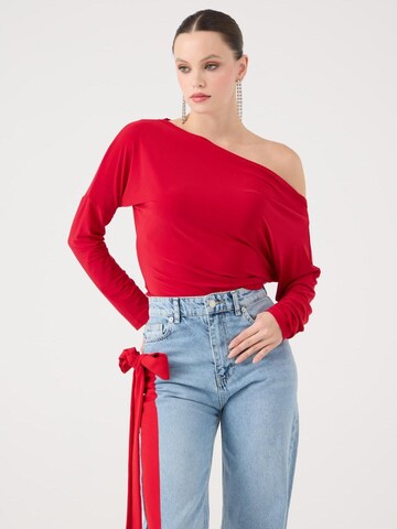 HOLLY LOLLY Blouse in Red: front