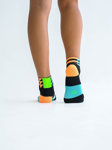INCYLENCE Athletic Socks in Black
