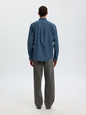 SELECTED - Ajuste regular Camisa 'SLMCole' en azul