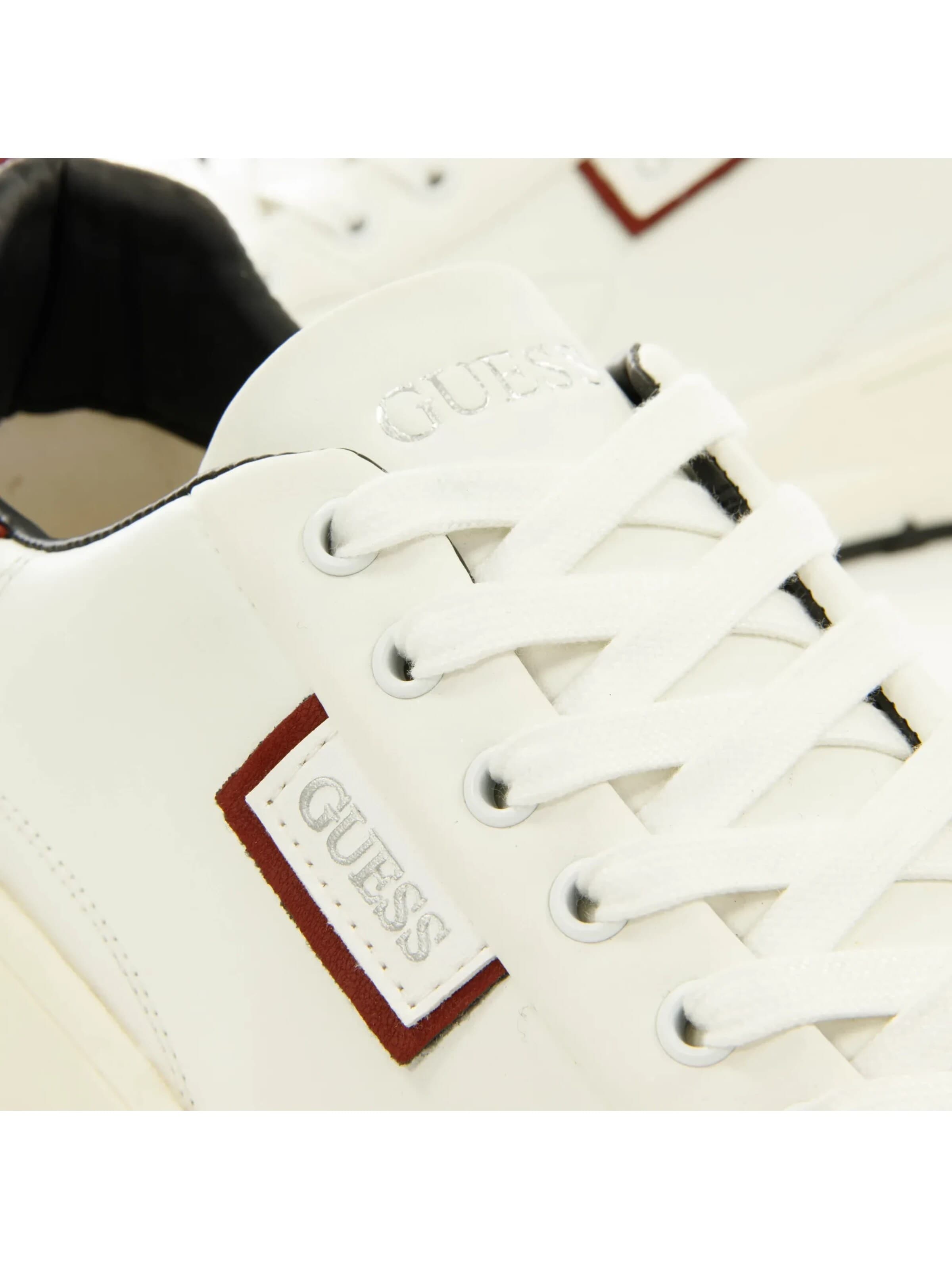 GUESS - Zapatos con cordón 'Lucca' en blanco