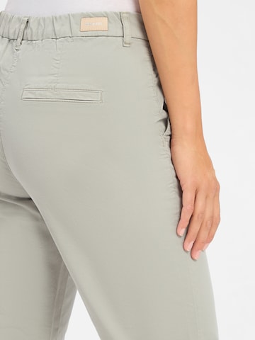 MAC Flared Pleat-front trousers in Green