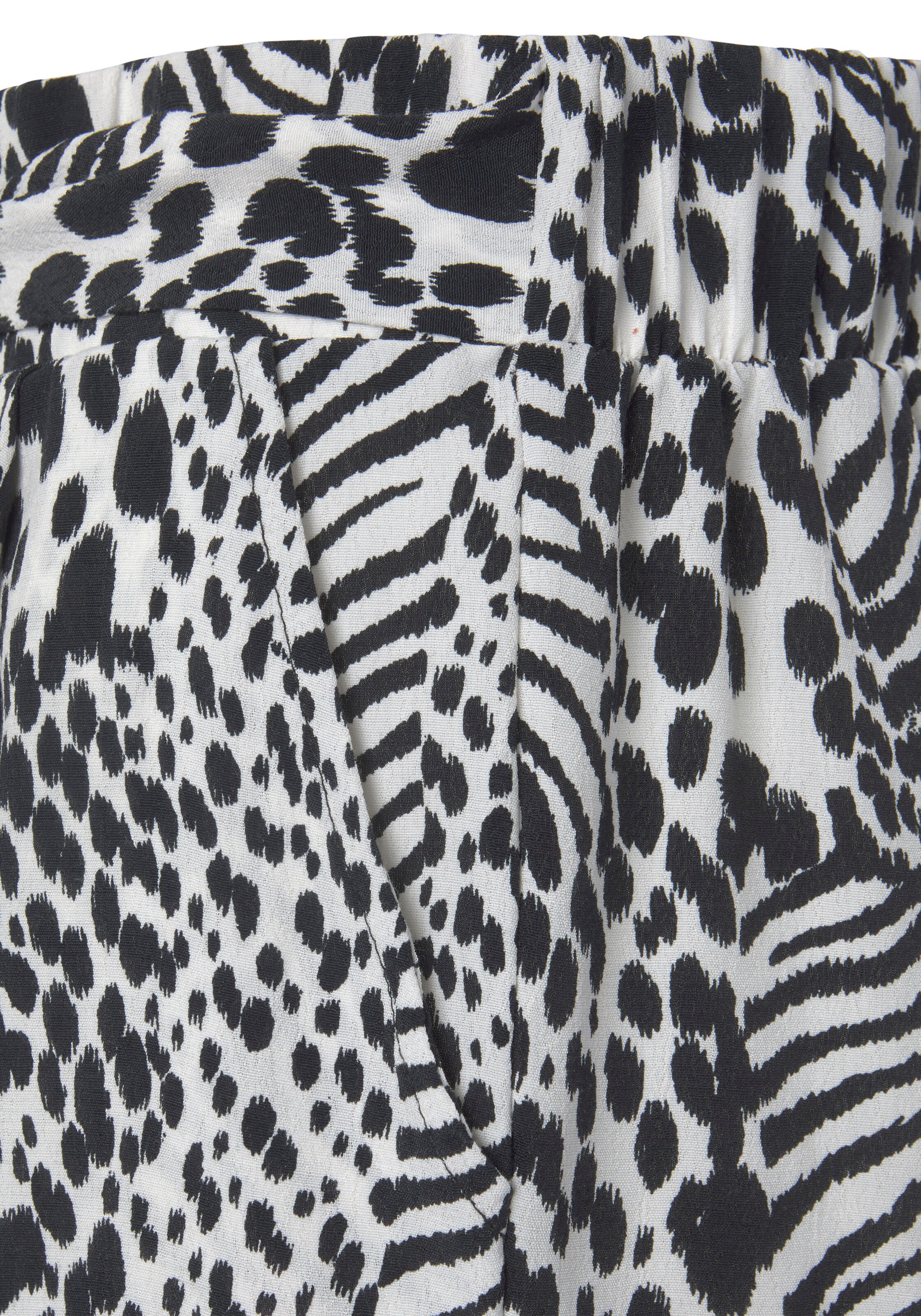 VIVANCE Ohlapna forma Hlače | črna barva