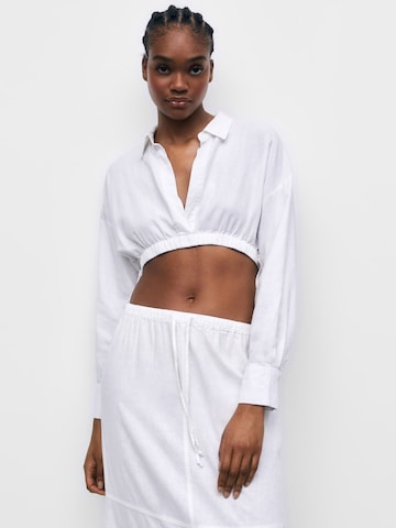 Chemisier Pull&Bear en blanc : devant