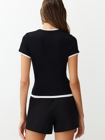 Trendyol Футболка в Черный