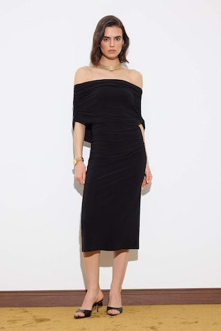 Trendyol Dress in Black: front