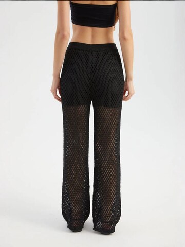 regular Pantaloni di Hiccup in nero