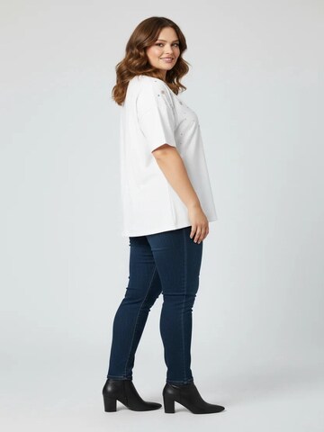 Shape Of You Shirt in Wit