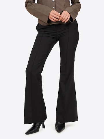 évasé Pantalon à pince BRAVE SOUL en noir : devant