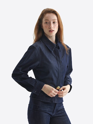 TorWeit Bluse 'Metallic-Button Fitted Blue Shirt'‌‌‌‌ in Blau