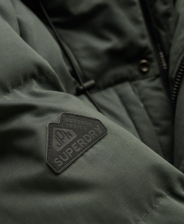 Superdry Winterparka in Grün