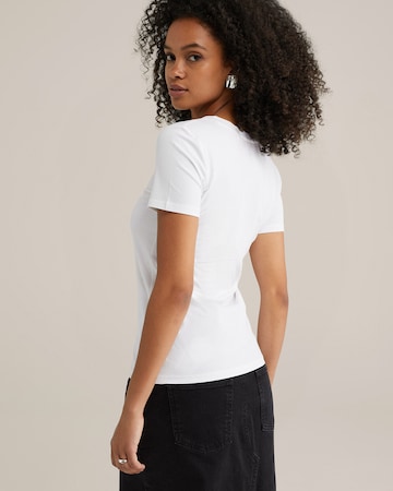 T-shirt WE Fashion en blanc