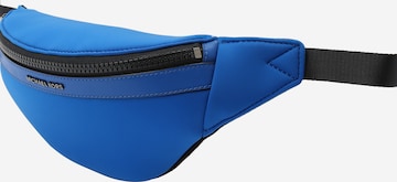 Michael Kors حقيبة بحزام بلون أزرق