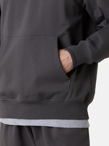 THE NORTH FACE Sweatshirt 'Flower Dome' in Grau
