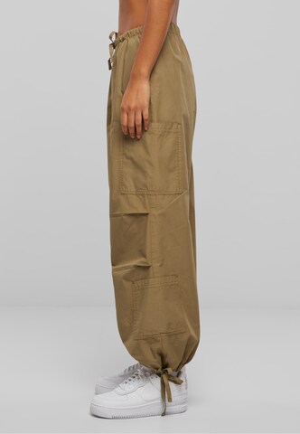 Tapered Pantaloni cargo di Urban Classics in beige