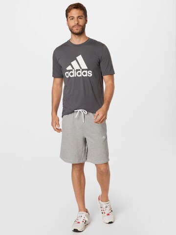 ADIDAS SPORTSWEAR - Camisa funcionais em cinzento