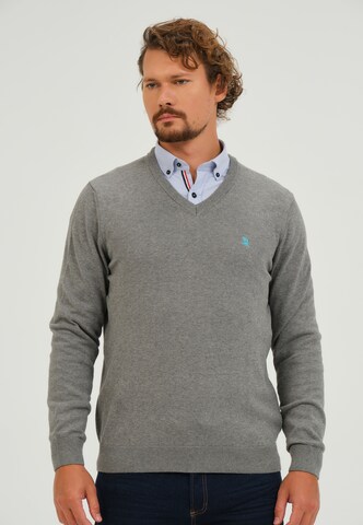 Pullover di Giorgio di Mare in grigio: frontale