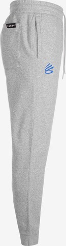 UNDER ARMOUR Tapered Sporthose in Grau