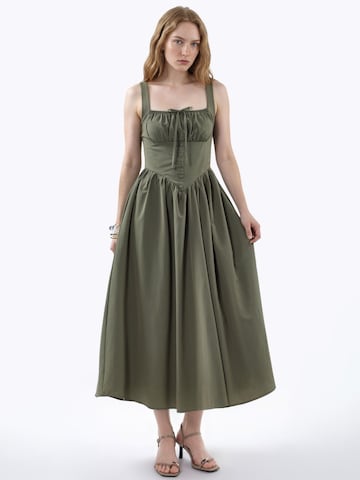 Busem Dress in Green: front