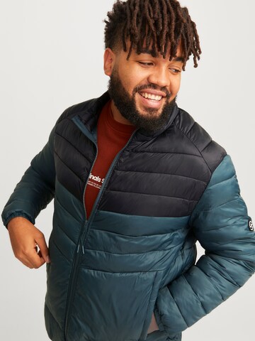 Jack & Jones Plus Демисезонная куртка 'JJESprint' в Зеленый