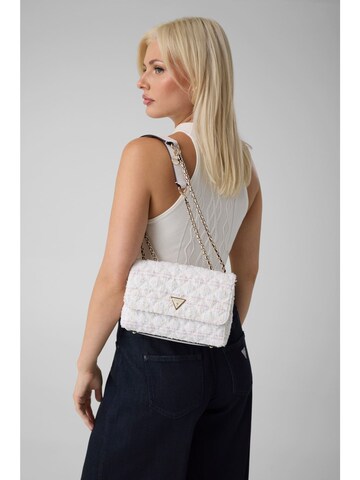 GUESS Umhängetasche 'Giully II' in Beige