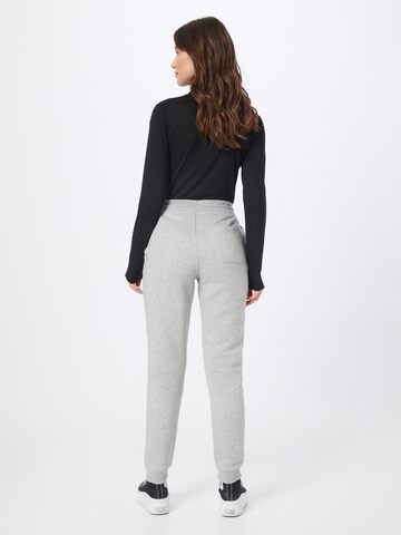 92 The Studio Tapered Broek in Grijs