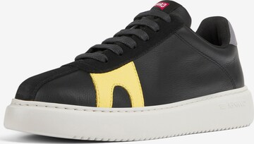 Sneaker bassa 'Runner K21' di CAMPER in nero: frontale