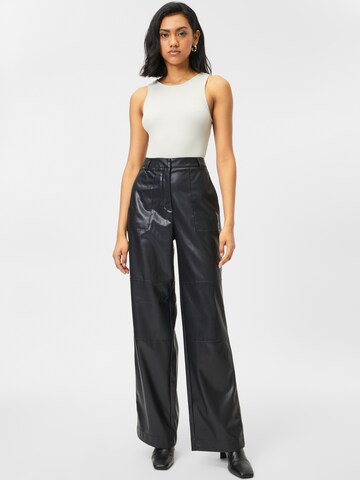 Calvin Klein Jeans Широки крачоли Панталон в черно