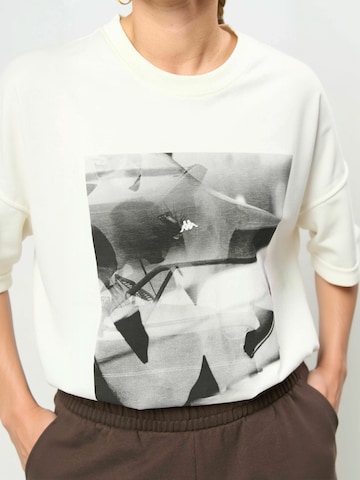 KAPPA Bluser & t-shirts ' KUAuthentic Ourselves ' i hvid