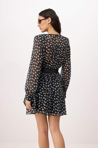 Trendyol Kleid in Schwarz