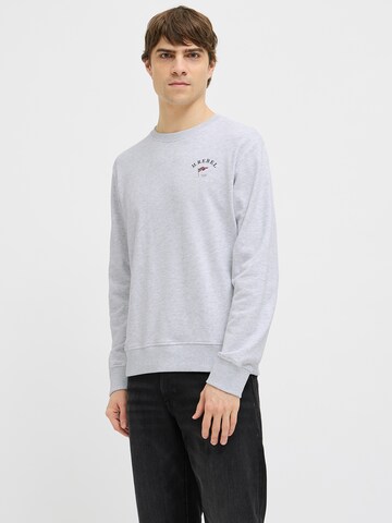 Sweat-shirt 'JREBPREPPY' JJ Rebel en gris : devant