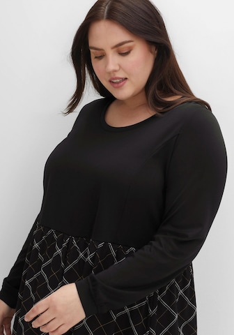 Rochie de la SHEEGO pe negru