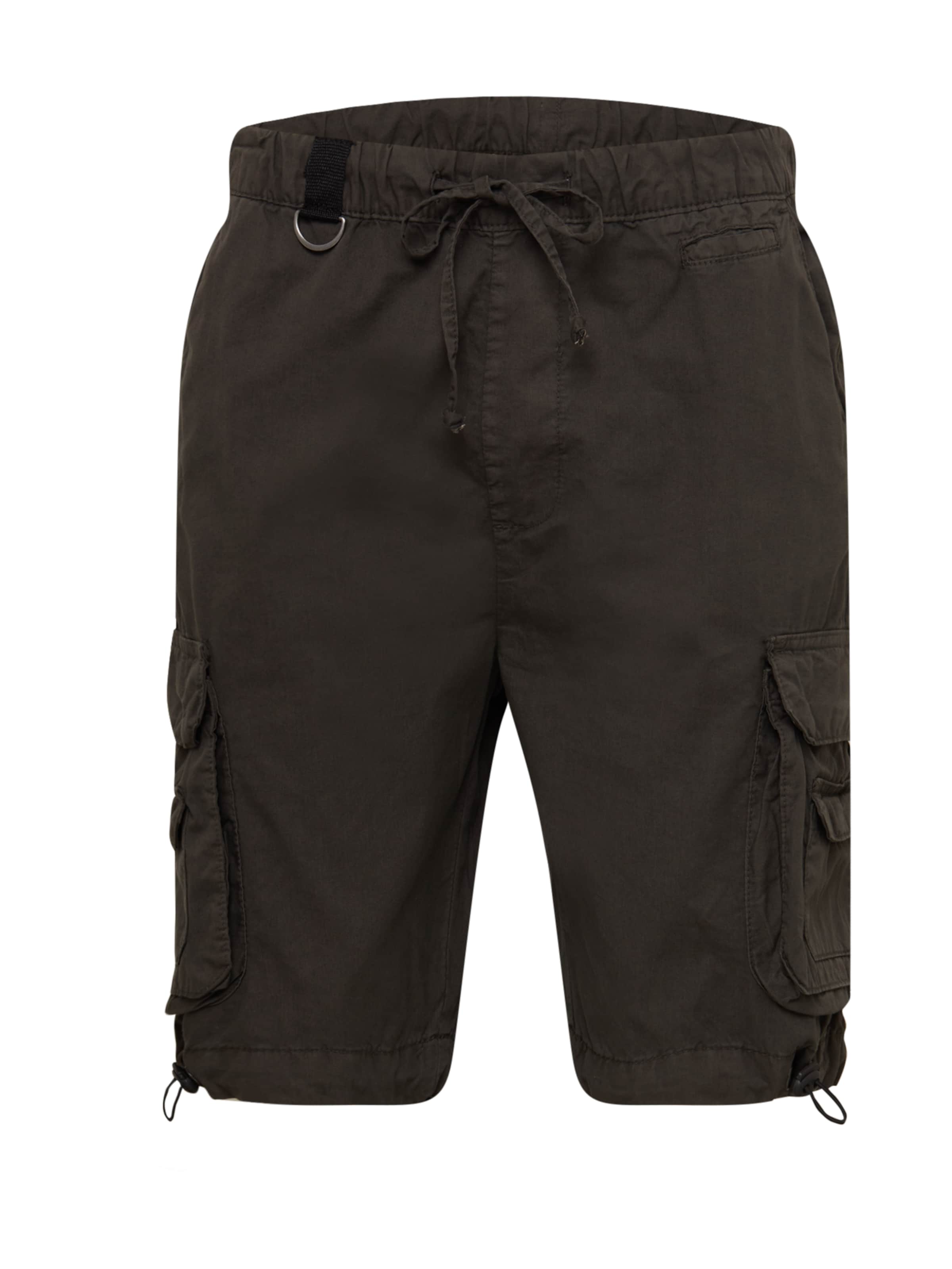 Urban Classics Cargo trousers in Black: front