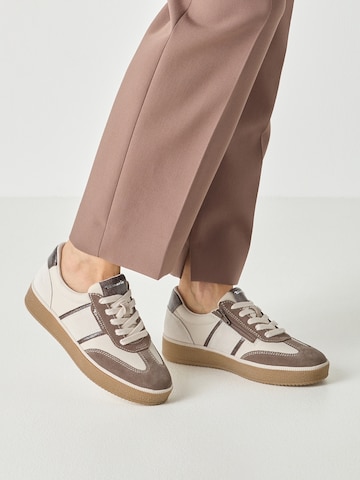 Baskets basses Tamaris en blanc