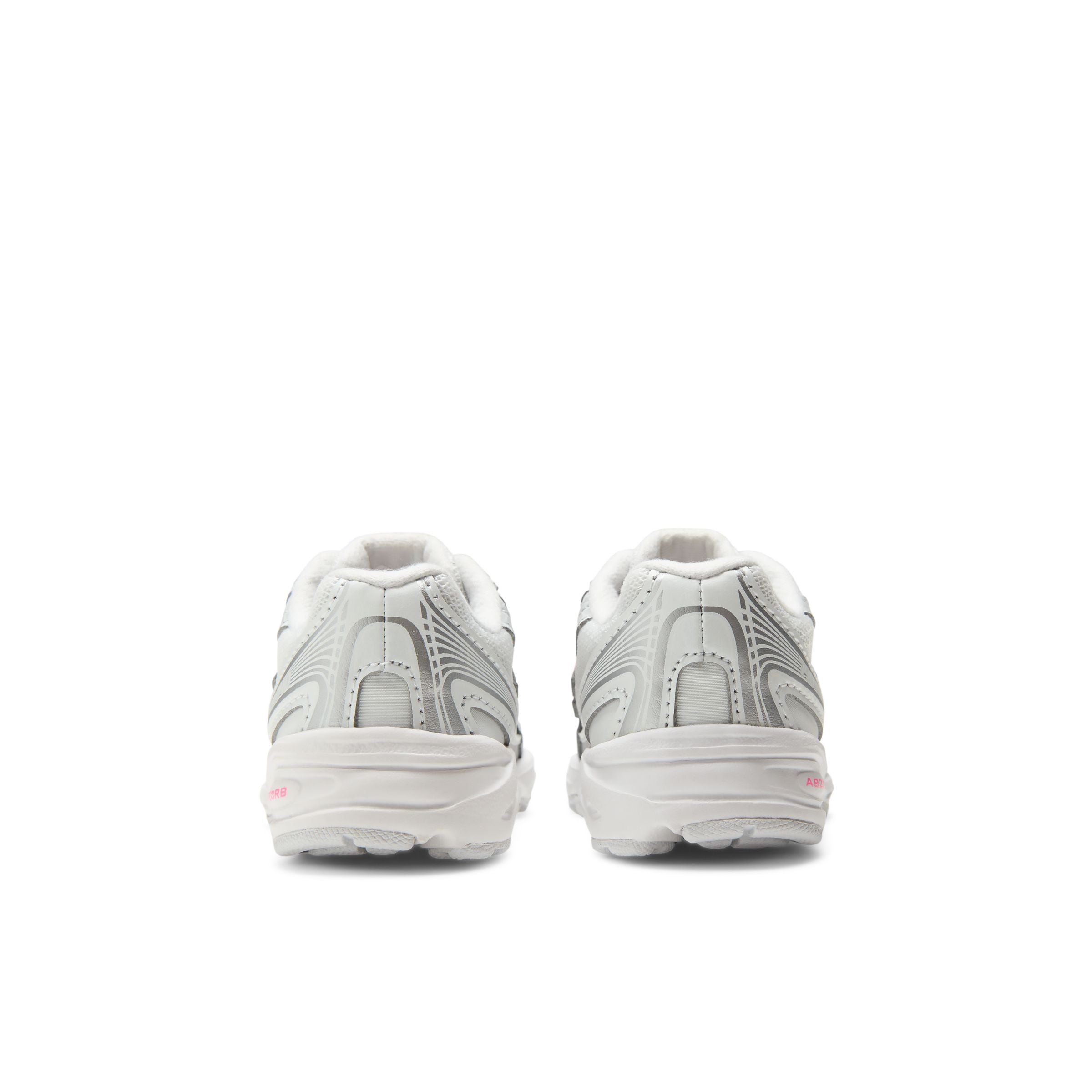 new balance Sneakers '740 Bungee Lace' in Zilver