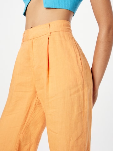 Gina Tricot Loose fit Pleat-front trousers 'Denise' in Orange