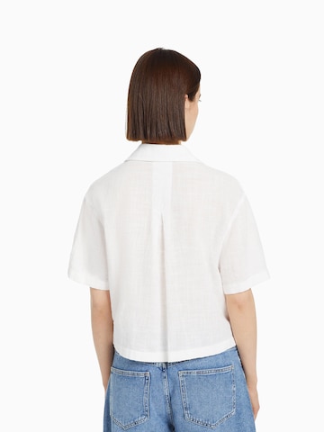 Bershka Bluse in Weiß