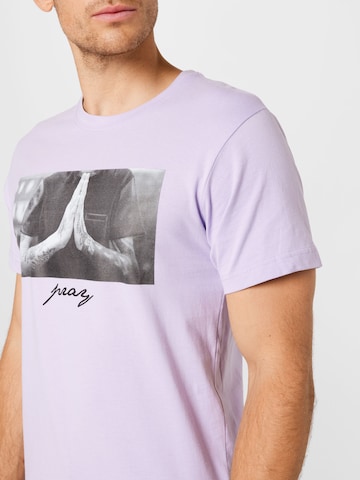 T-Shirt 'Pray' Mister Tee en violet
