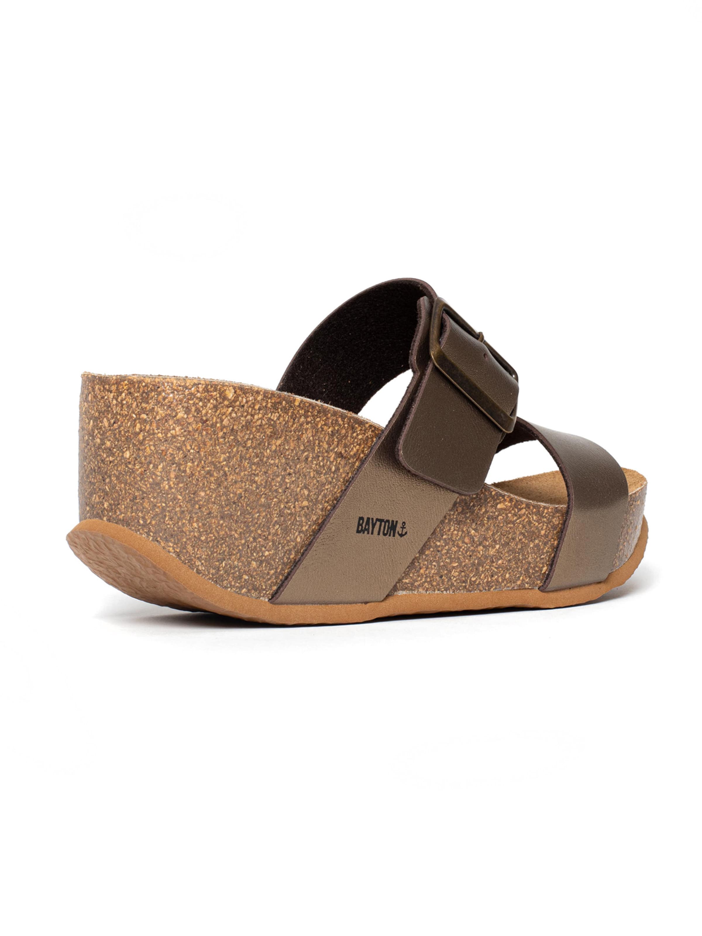 Saboți 'Newcastle' de la Bayton pe bronz