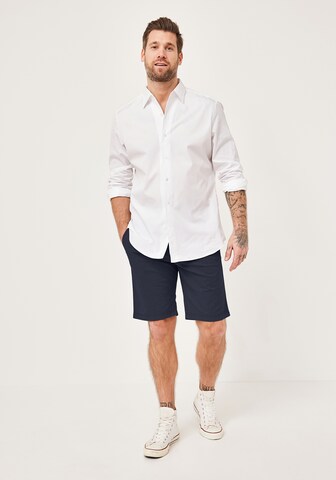 REDPOINT Slimfit Shorts in Blau