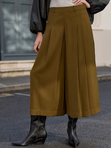 Next - Pierna ancha Pantalón plisado 'N. Premium' en verde: frente