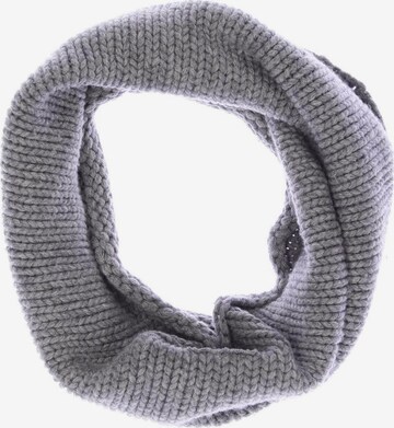 DEAR CASHMERE Scarf & Wrap in One size in Grey: front